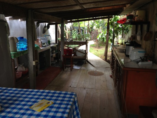 The outdoor kitchen of my guest house. I wish I had one.